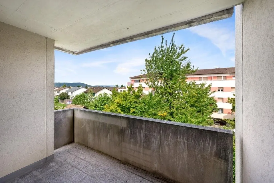 helle Wohnung mit grossem Wohnzimmer