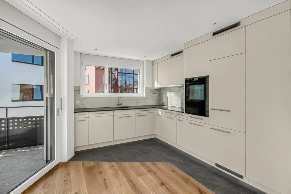 Erstvermietung - Moderne 3.5-Zimmer Wohnung an zentraler Lage