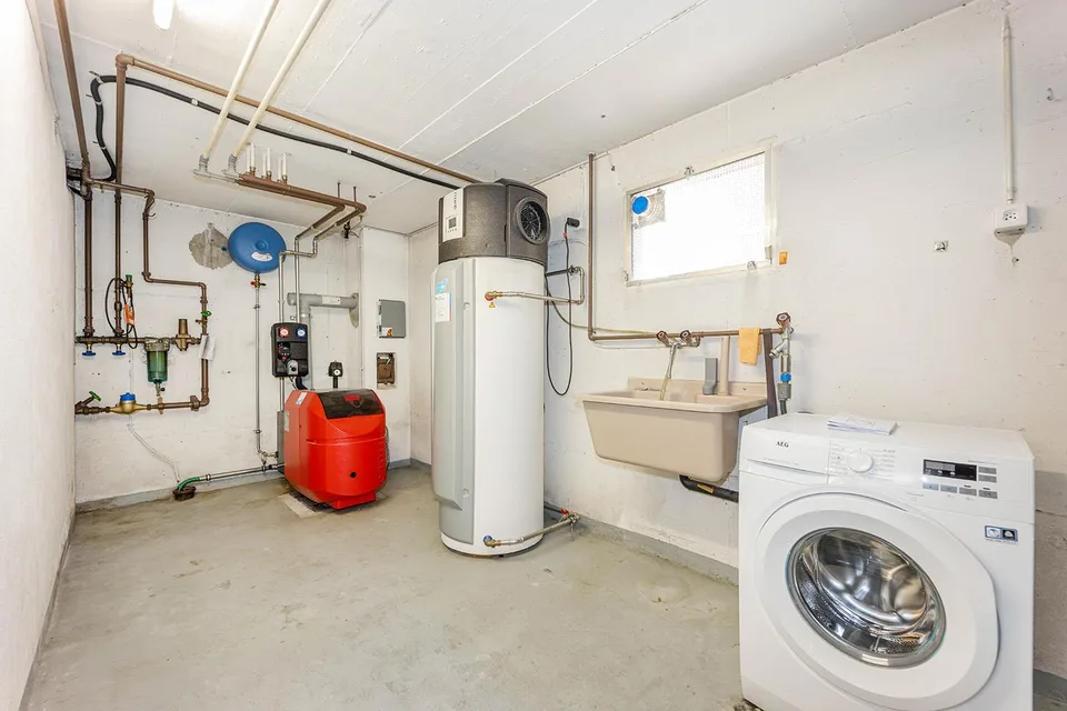 Freistehendes 5,5-Zimmer-Einfamilienhaus mit Wintergarten und attraktivem Grundstück – Foto 15 von 17