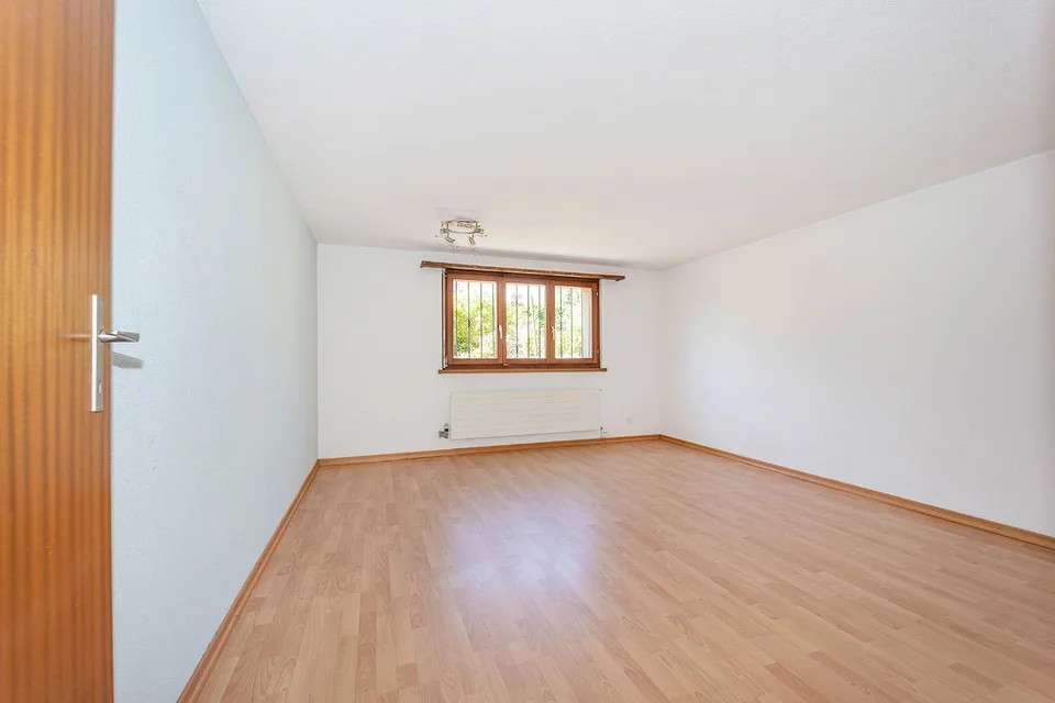 Freistehendes 5,5-Zimmer-Einfamilienhaus mit Wintergarten und attraktivem Grundstück – Foto 14 von 17