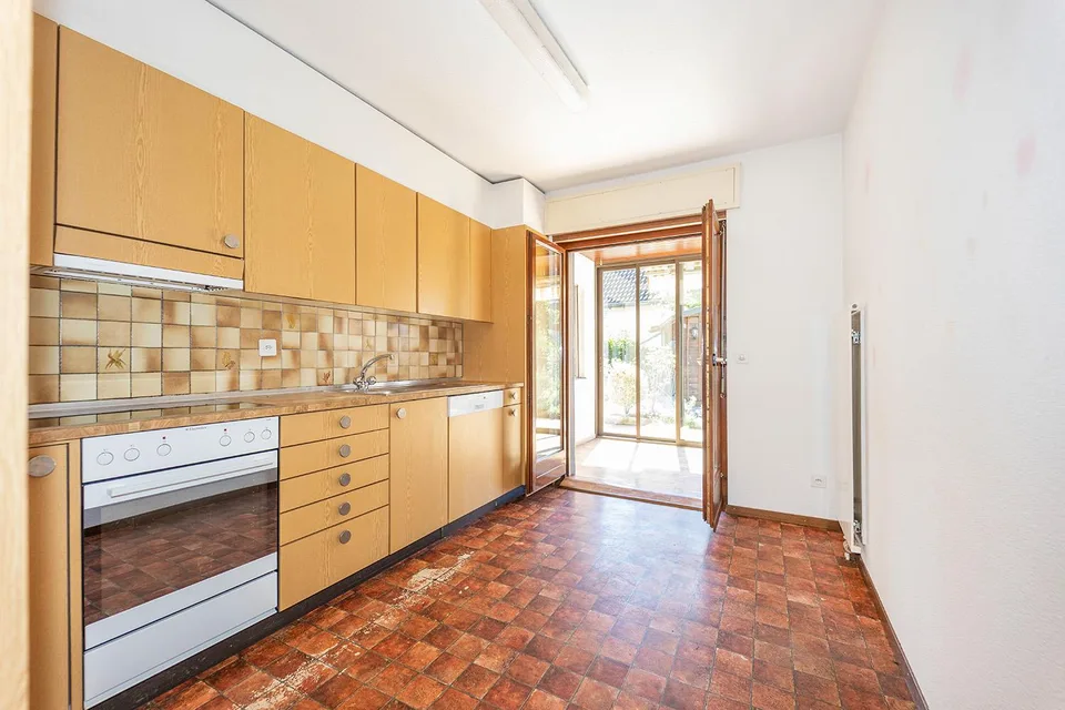 Freistehendes 5,5-Zimmer-Einfamilienhaus mit Wintergarten und attraktivem Grundstück – Foto 8 von 17