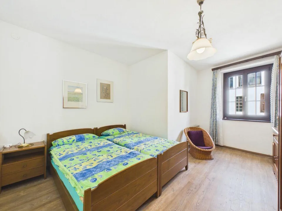 Charakteristische 4.5 Zimmerwohnung im Herzen von Origlio mit Parkplatz und Garten – Foto 9 von 15