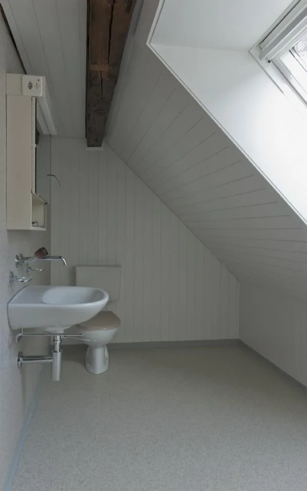 frisch renovierte, helle 3.5 Zimmer Wohnung mit Aussicht auf die Berge