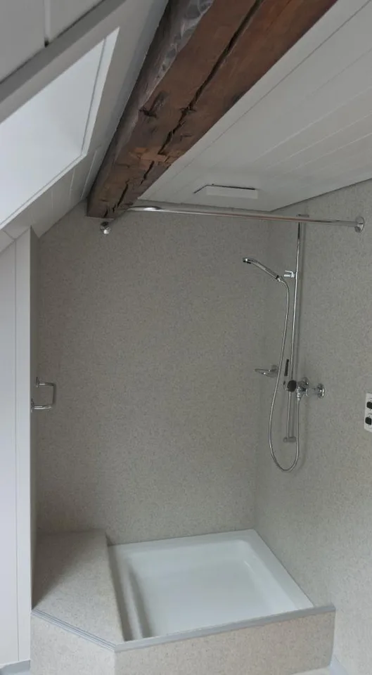frisch renovierte, helle 3.5 Zimmer Wohnung mit Aussicht auf die Berge