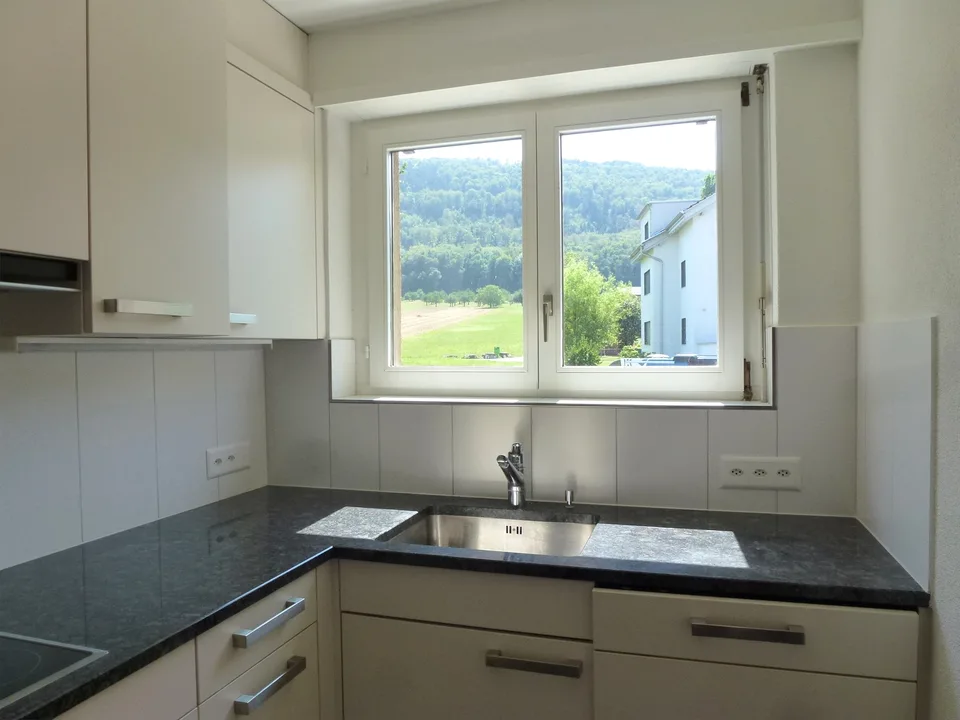 Helle 4.5-Zimmerwohnung mit Cheminée und grosszügigem Gartensitzplatz