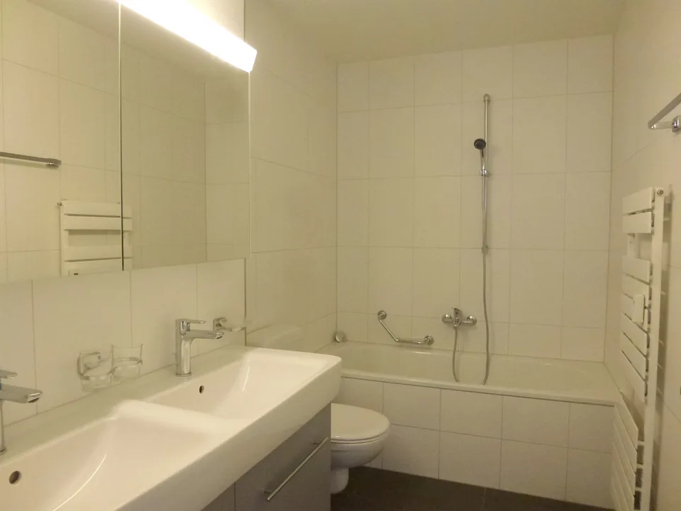 Helle 4.5-Zimmerwohnung mit Cheminée und grosszügigem Gartensitzplatz