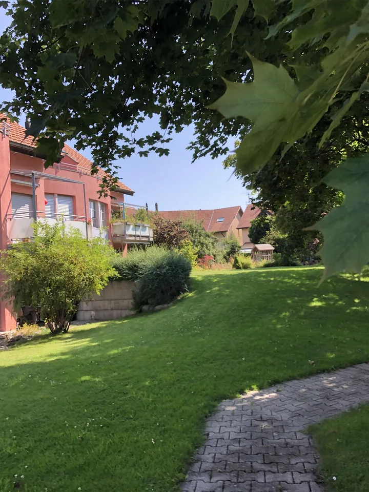 gemütliche 2.5-Zimmerwohnung mit Gartensitzplatz