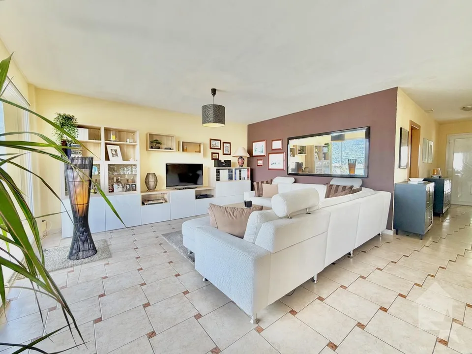 Bel appartement en terrasse avec un garage et une vue exceptionnelle ! – Foto 2 von 24