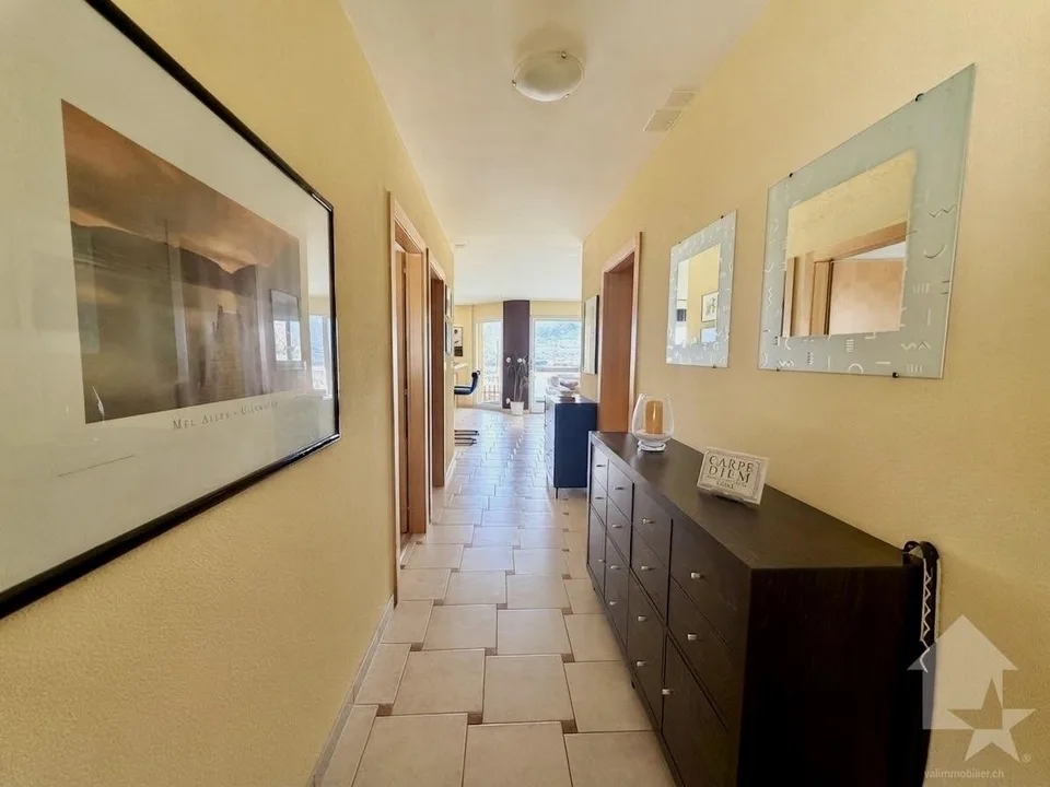 Bel appartement en terrasse avec un garage et une vue exceptionnelle ! – Foto 10 von 24