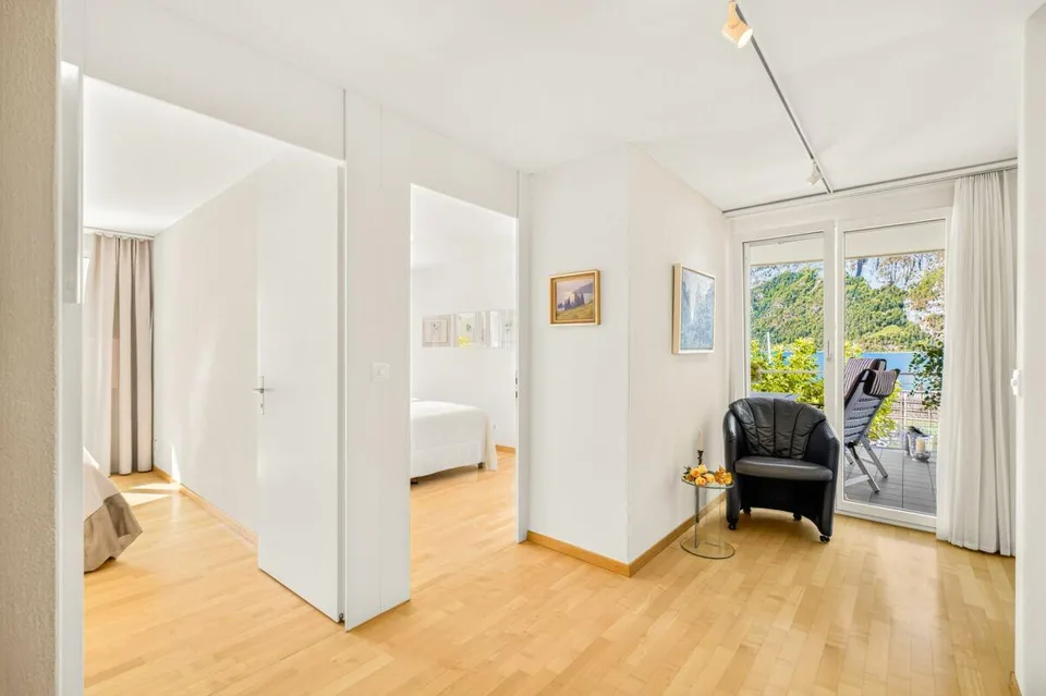 Wohnen in erster Seereihe: 4.5-Zimmerwohnung mit Seepanorama und Blick auf die Churfirsten – Foto 17 von 22