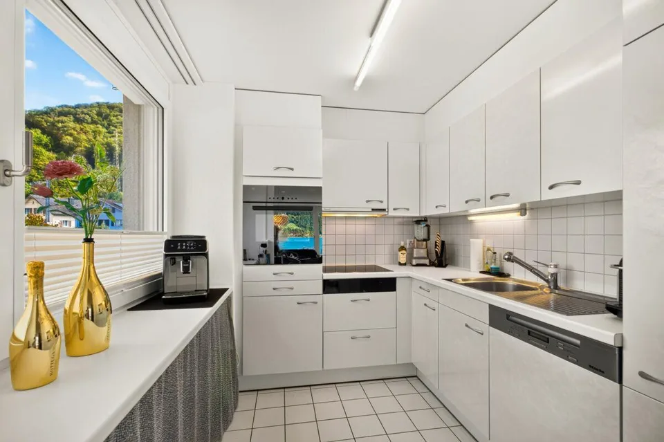 Wohnen in erster Seereihe: 4.5-Zimmerwohnung mit Seepanorama und Blick auf die Churfirsten – Foto 5 von 22