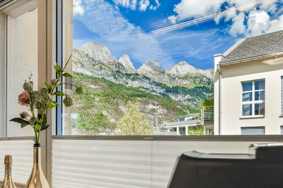 Wohnen in erster Seereihe: 4.5-Zimmerwohnung mit Seepanorama und Blick auf die Churfirsten – Foto 7 von 22