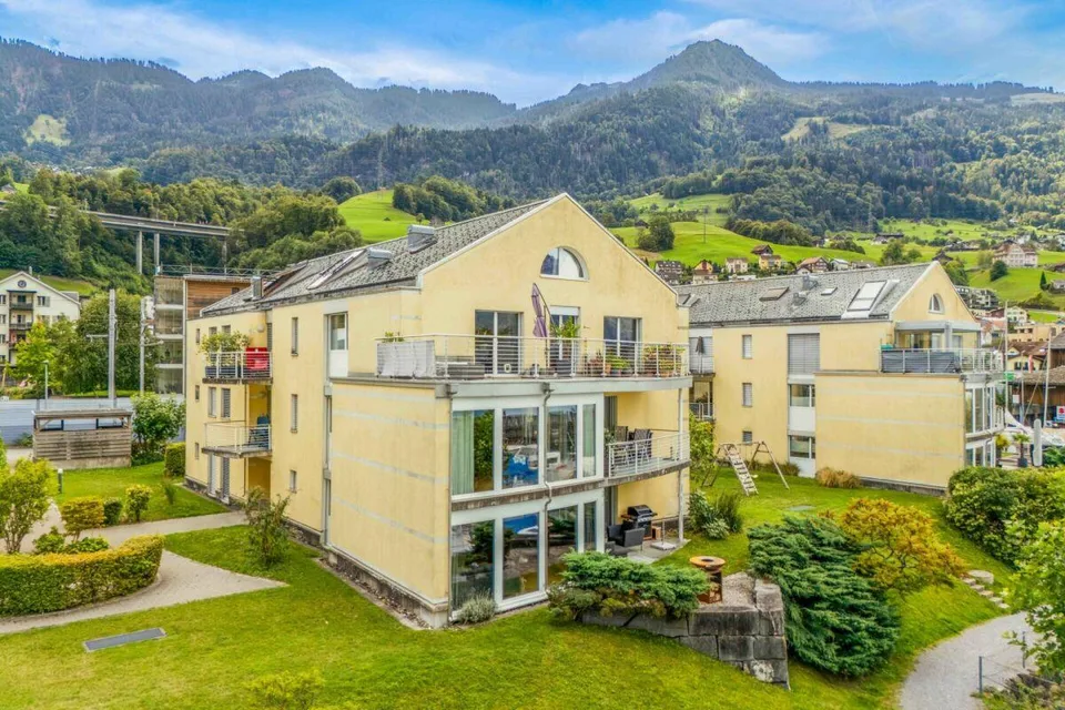 Wohnen in erster Seereihe: 4.5-Zimmerwohnung mit Seepanorama und Blick auf die Churfirsten – Foto 20 von 22