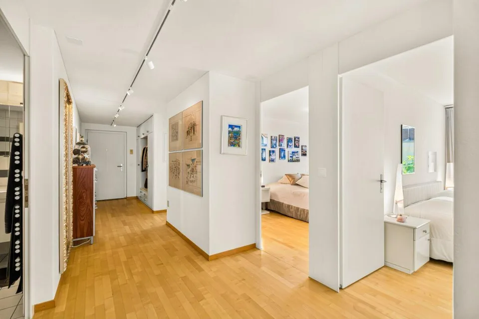 Wohnen in erster Seereihe: 4.5-Zimmerwohnung mit Seepanorama und Blick auf die Churfirsten – Foto 16 von 22