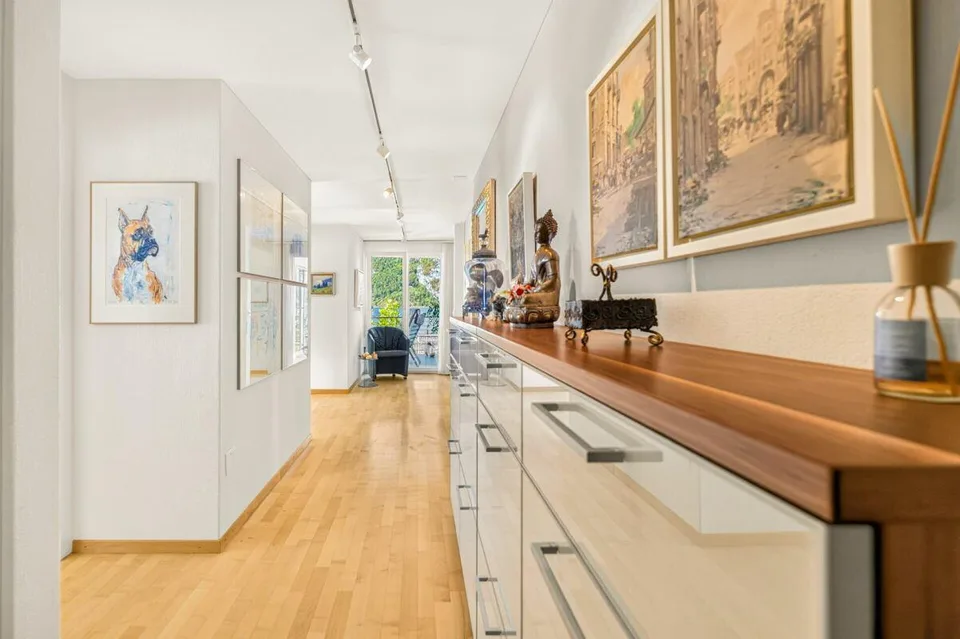 Wohnen in erster Seereihe: 4.5-Zimmerwohnung mit Seepanorama und Blick auf die Churfirsten – Foto 14 von 22