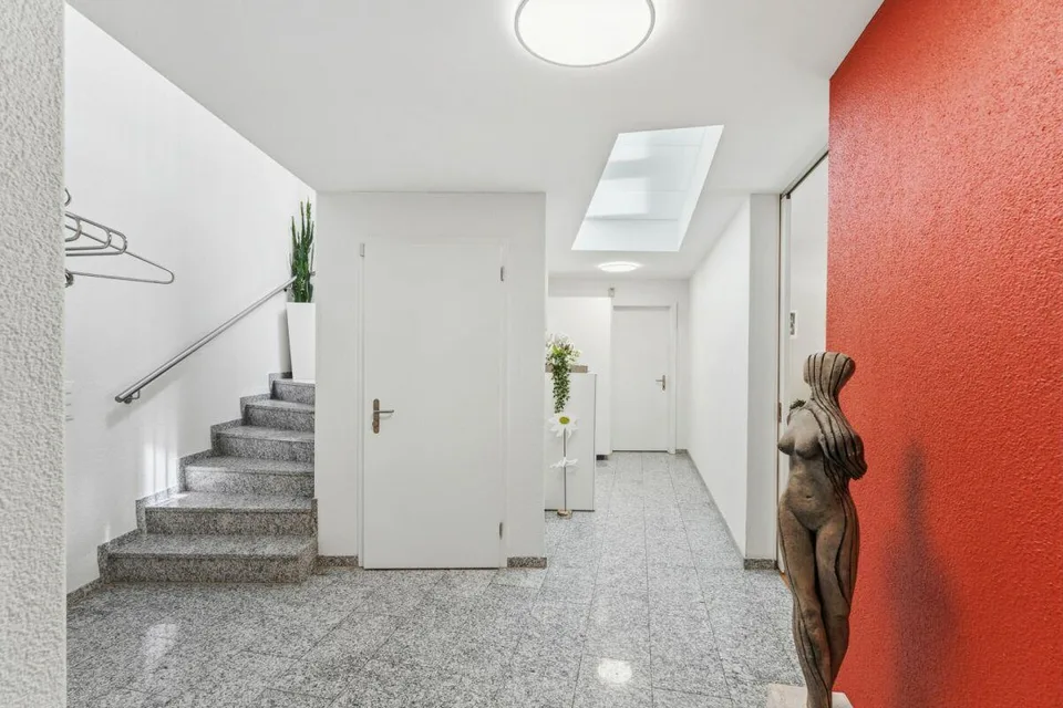 Moderne. Spacieuse. Unique. Maison unifamiliale 7½-pièces avec piscine – photo 7 sur 20