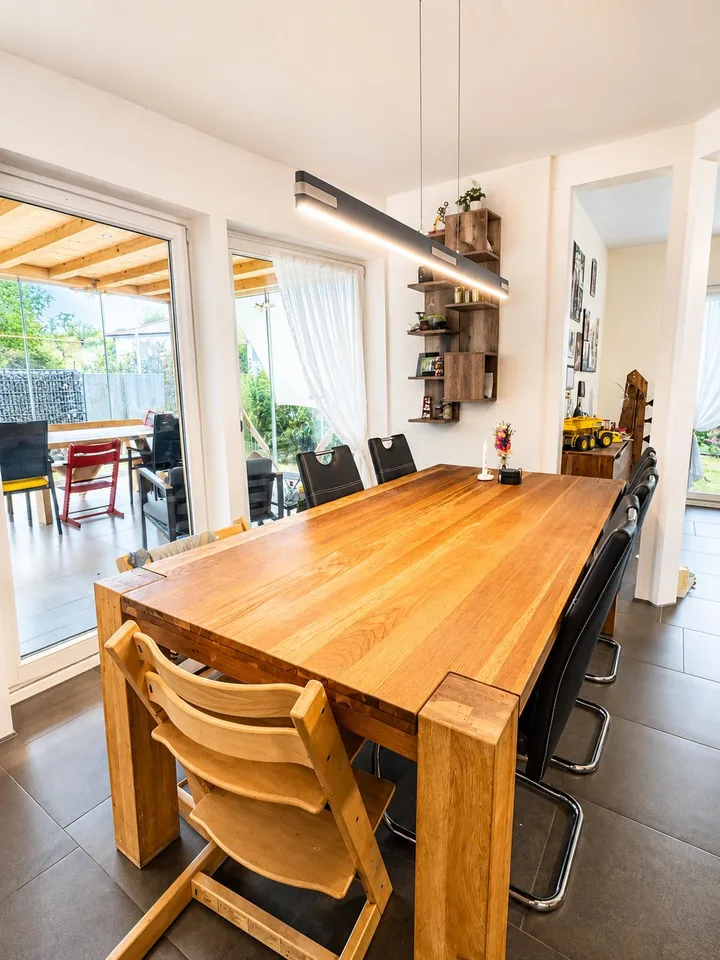 Grosszügiges 4.5-Zimmer Einfamilienhaus mit Wintergarten – Foto 5 von 13