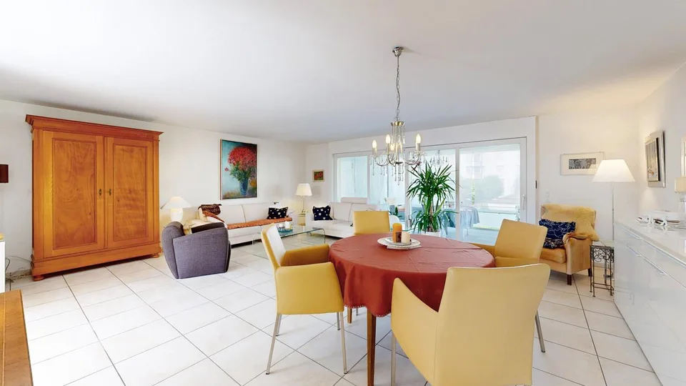 4.5-Zimmer-Wohnung mit Wintergarten und Einstellhallenplatz – Foto 2 von 11