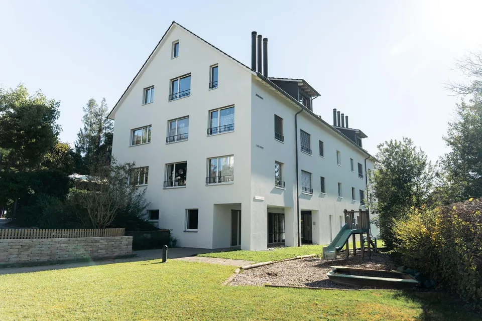 Grosszügige 4.5-Zimmerwohnung mit sonnigem Balkon in Bäretswil – foto 11 di 12