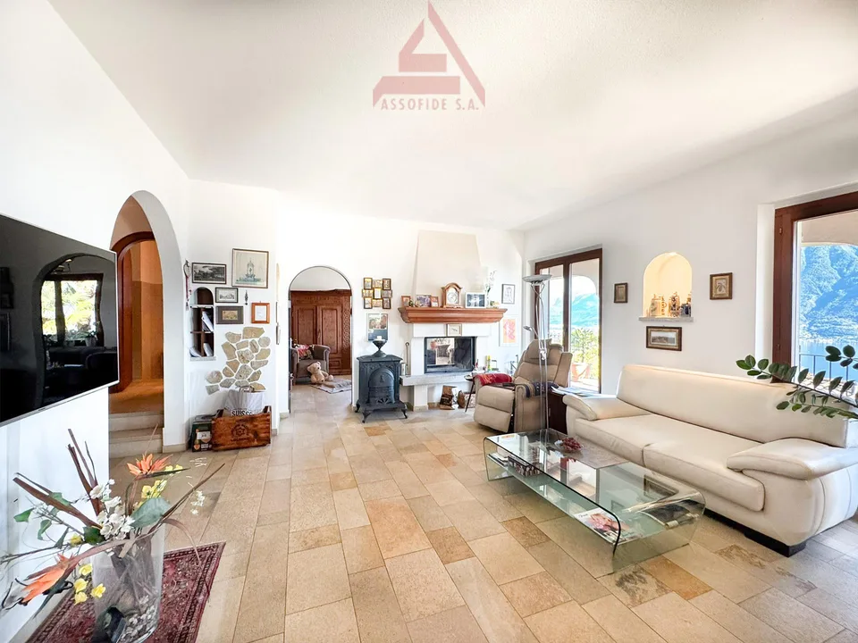 Villa mit einzigartiger Aussicht / Villa con vista esclusiva – Foto 3 von 10