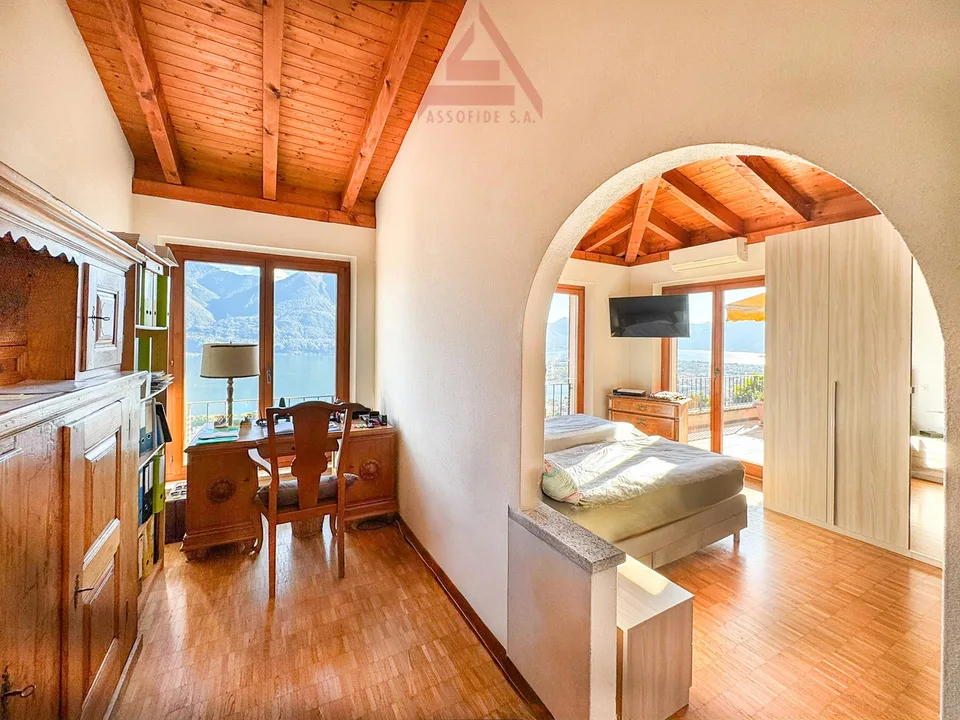 Villa mit einzigartiger Aussicht / Villa con vista esclusiva – Foto 5 von 10