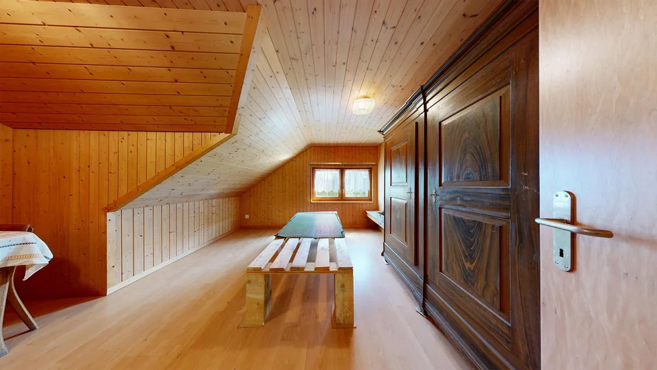 Residential house with attached barn – photo 12 of 13