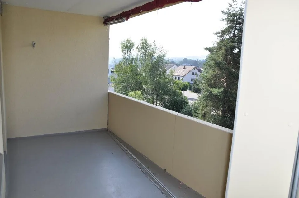Grosszügige 3.5 Zimmer-Wohnung in Falwil