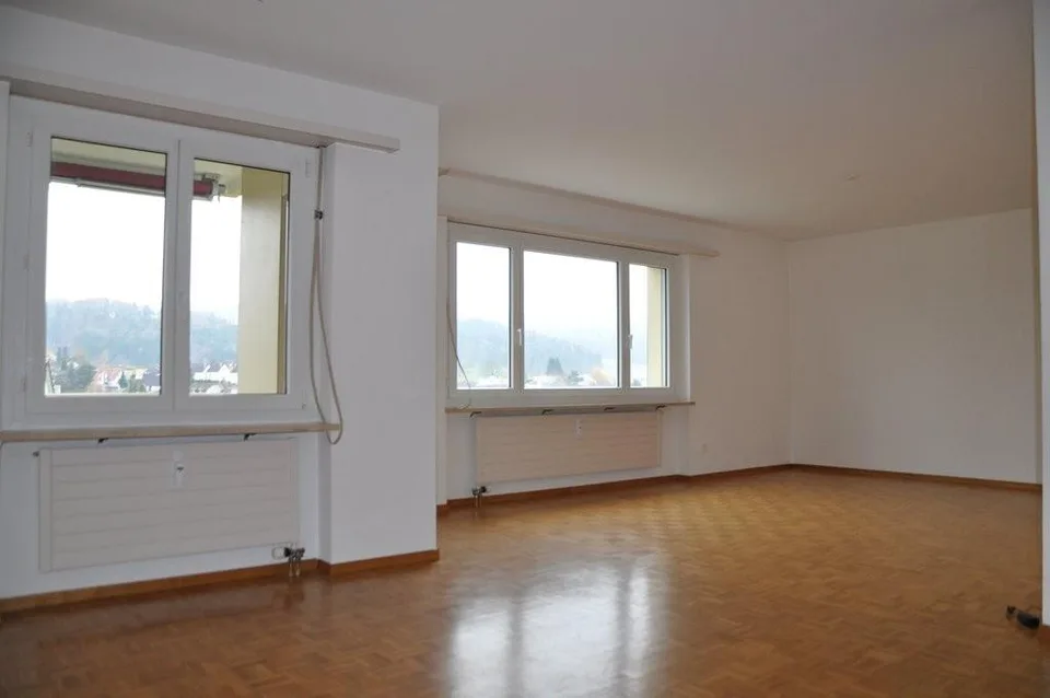 Grosszügige 3.5 Zimmer-Wohnung in Falwil