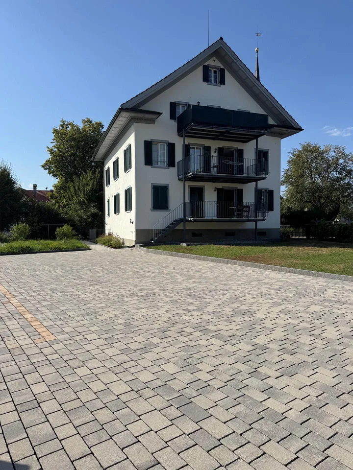 Charmante 3.5-Zimmerwohnung in denkmalgeschütztem Bauernhaus