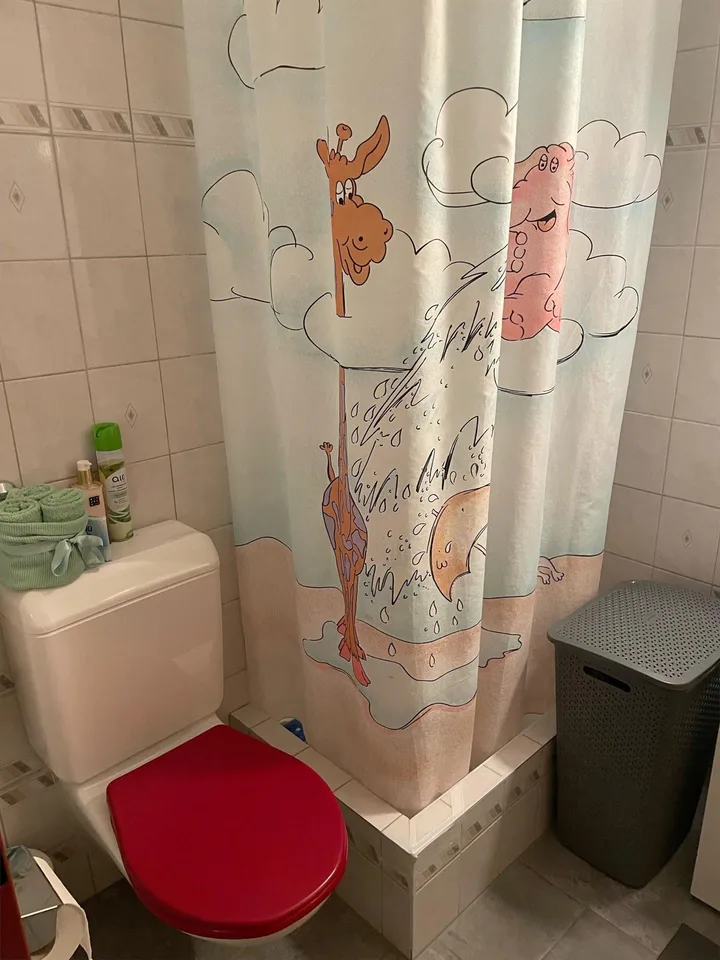 Grosszügige 7-Zimmer-Maisonettewohnung 2.+3.OG mit Balkon