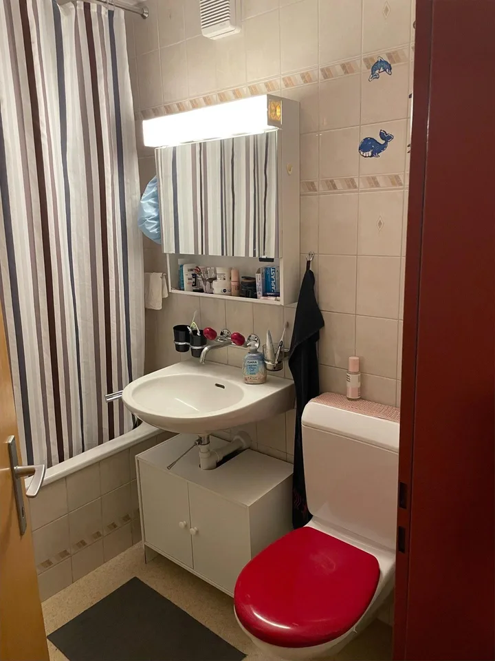 Grosszügige 7-Zimmer-Maisonettewohnung 2.+3.OG mit Balkon