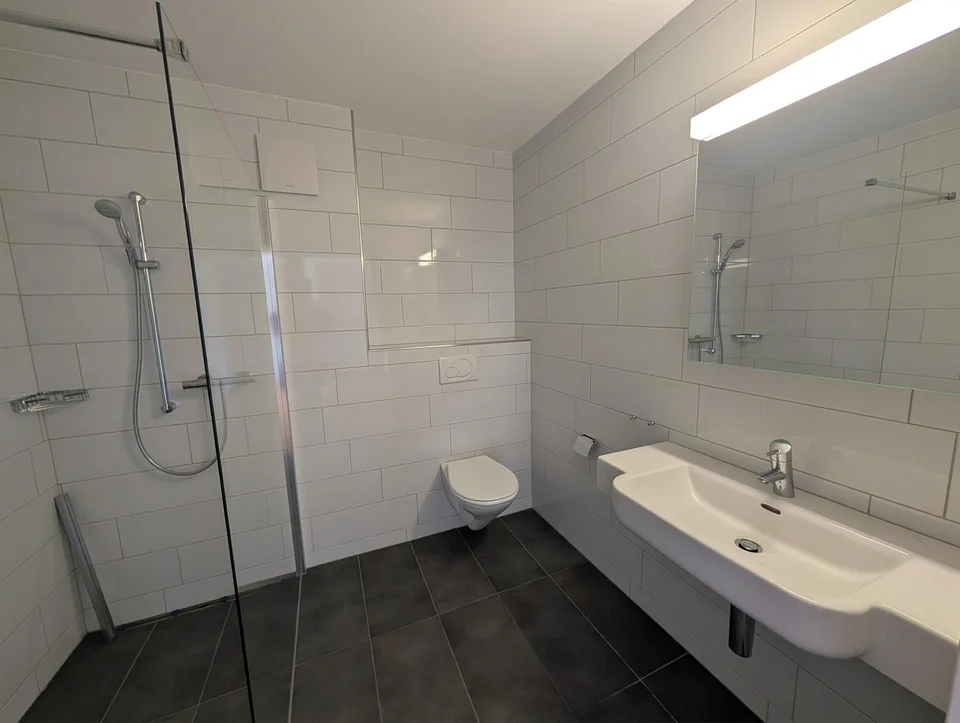 Moderne 2.5-Zimmerwohnung im 1.OG