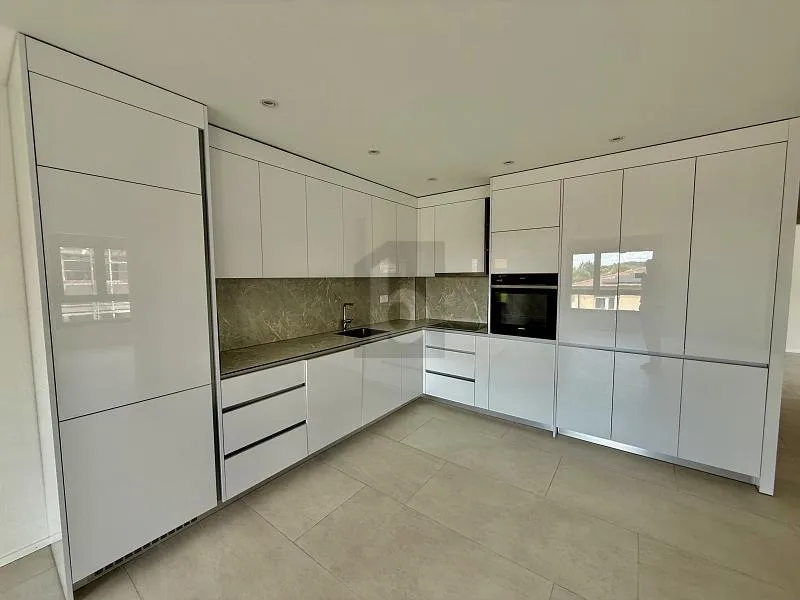MAGNIFICO E MODERNO CON TERRAZZA