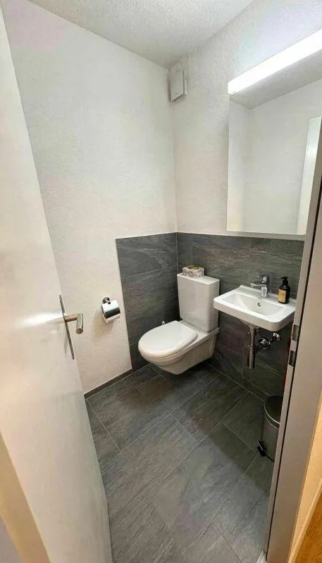 helle 4.5 Zimmer-Wohnung im Grünen