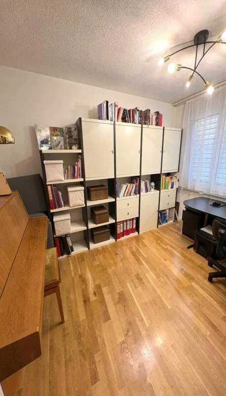 helle 4.5 Zimmer-Wohnung im Grünen