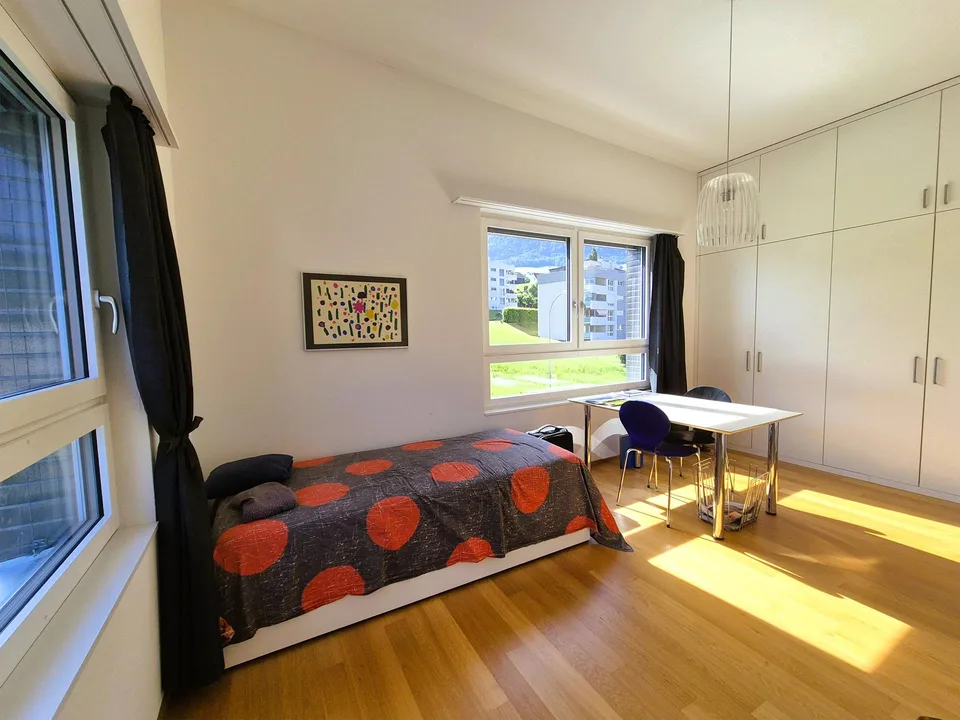Attraktive 4.5 Zimmer- Attikawohnung mit privatem Badeplatz