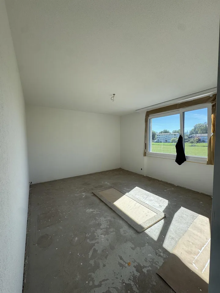 Neu renoviert, 4.5 Zimmerwohnung in gepflegter Liegenschaft