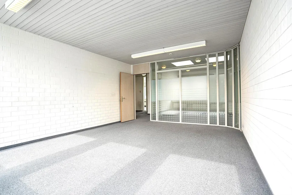 Viel Raum für Ihre Vision Büro-/Gewerbefläche nahe Flughafen Zürich – foto 6 di 11