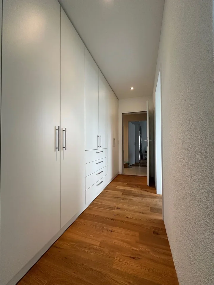 Sehr gepflegte und grosse 4½-Zimmer Parterre-Wohnung an top Lage – Foto 6 von 17