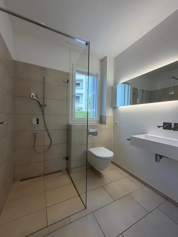 Sehr gepflegte und grosse 4½-Zimmer Parterre-Wohnung an top Lage – Foto 5 von 17