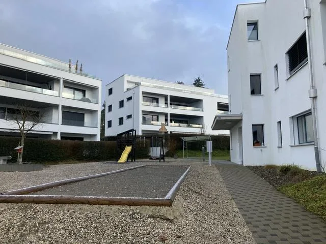 Sehr gepflegte und grosse 4½-Zimmer Parterre-Wohnung an top Lage – Foto 16 von 17