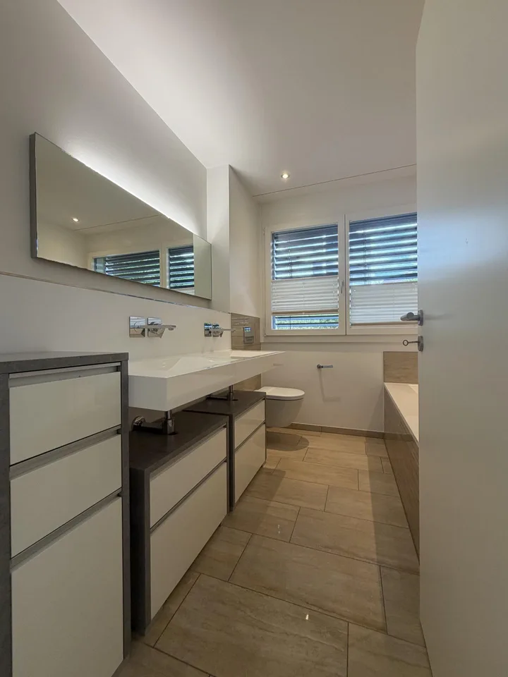 Sehr gepflegte und grosse 4½-Zimmer Parterre-Wohnung an top Lage – Foto 7 von 17