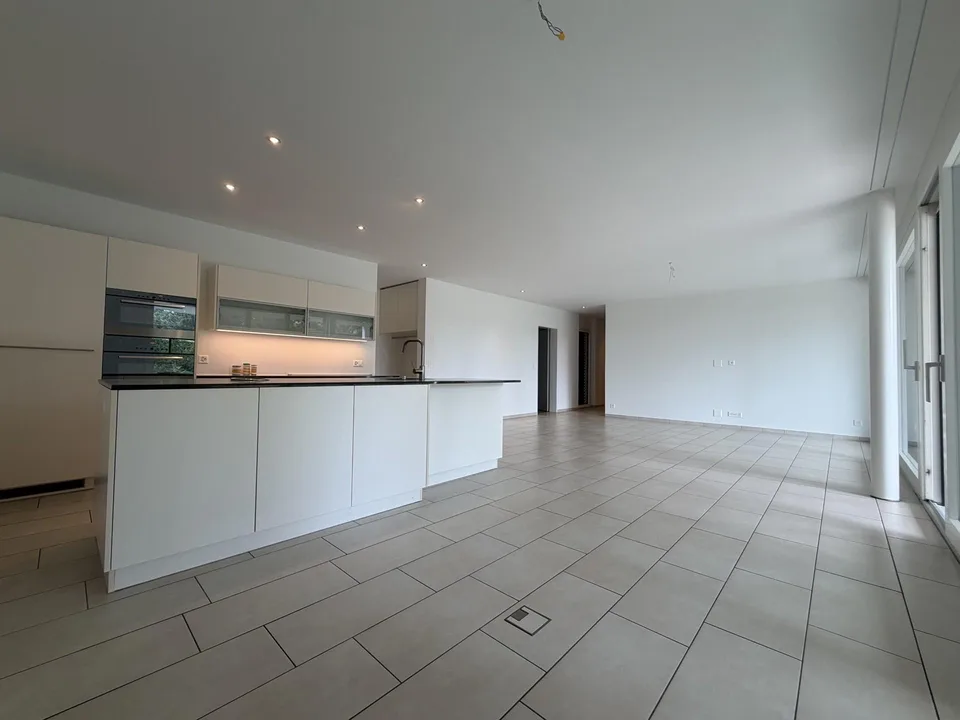 Sehr gepflegte und grosse 4½-Zimmer Parterre-Wohnung an top Lage – Foto 3 von 17