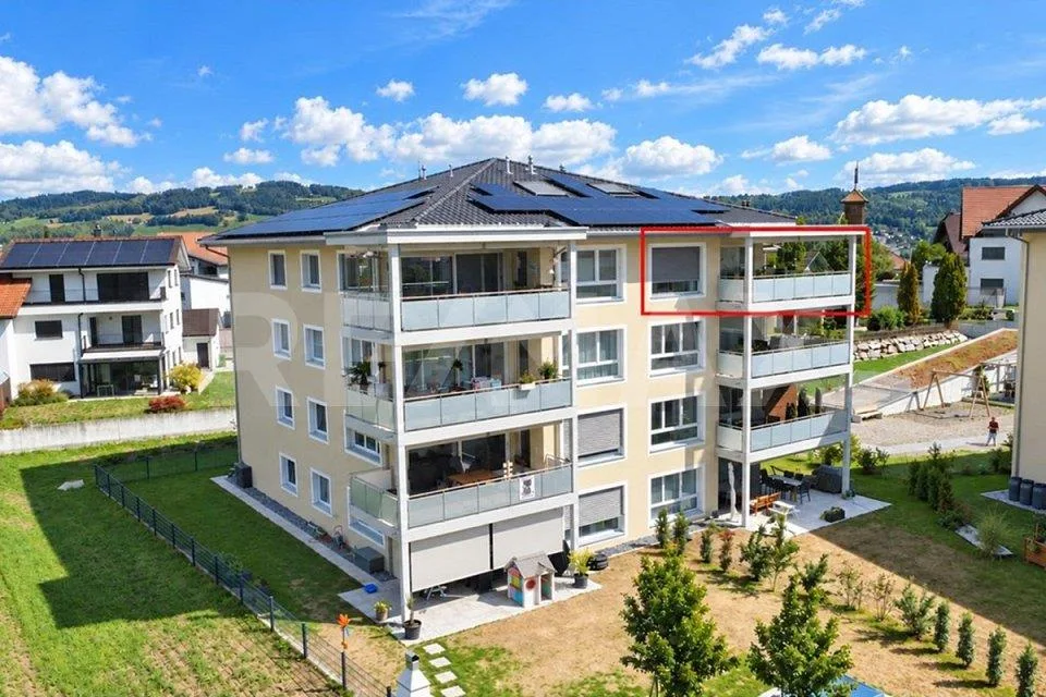 Wohnen mit Weitblick – grosszügige 4.5-Zimmer-Wohnung mit Ausbaupot... – foto 2 di 13