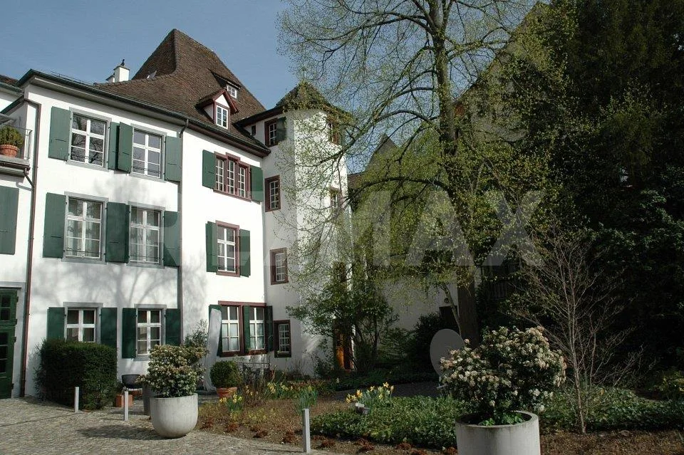 Appartement mansardé historique dans un excellent emplacement occasion d'investissement attrayante – photo 10 sur 11