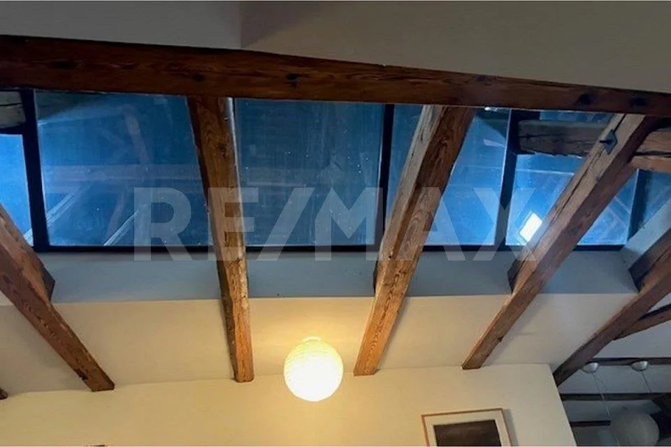 Appartement mansardé historique dans un excellent emplacement occasion d'investissement attrayante – photo 6 sur 11