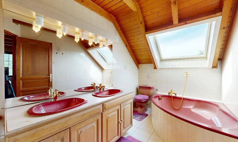 4,5-Zimmer-Einfamilienhaus, Doppelgarage und großes Grundstück – Foto 9 von 11