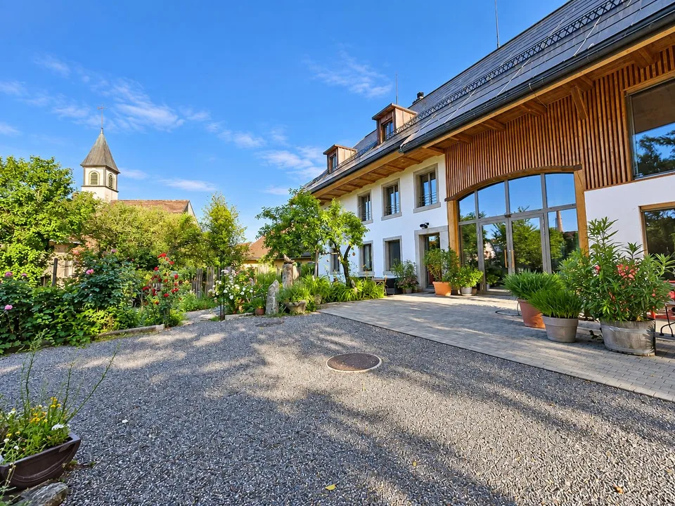 Charmant appartement 2.5 pièces à Niederlenz – Bâtiment historique, rénové à la moderne