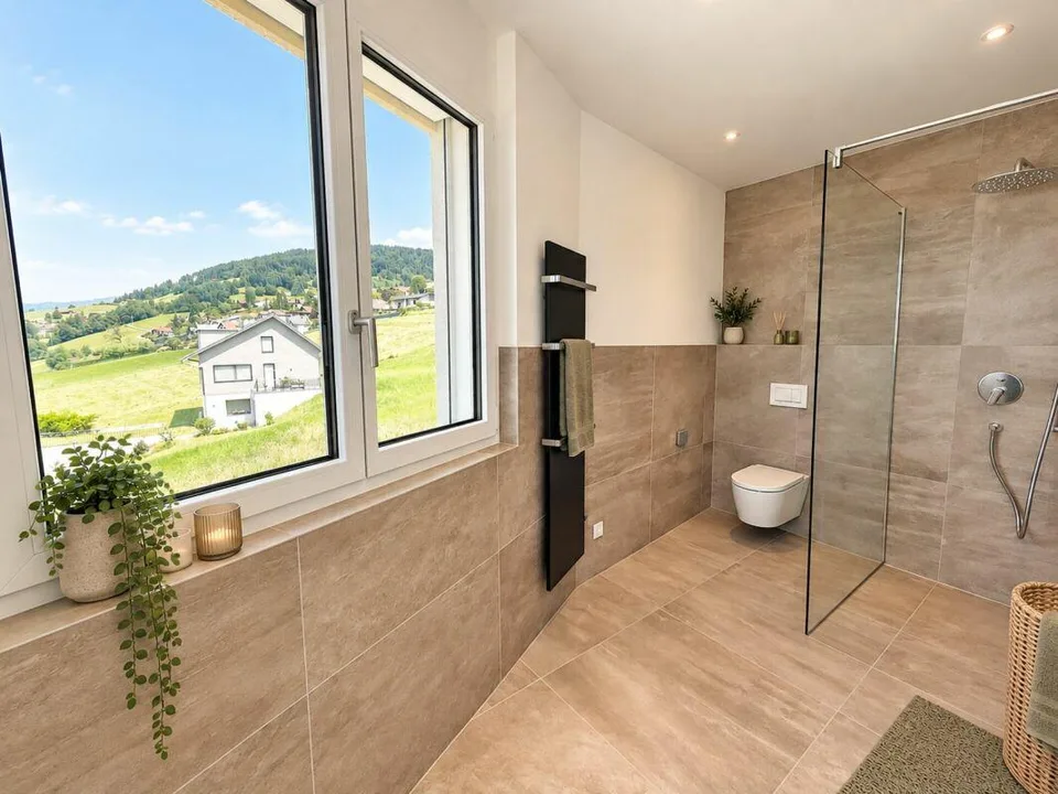 Appartamento attico di lusso 5,5 locali con vista lago e montagna