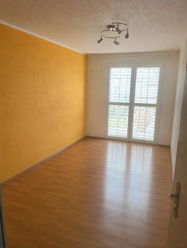 4.5-Zimmer-Erdgeschosswohnung mit Wintergarten und Gartensitzplatz